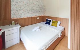 Urbanview Hotel Trisna Srabah